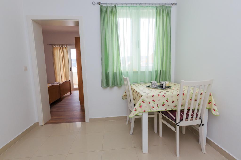 Apartments Rogulj Rogoznica  Oda fotoğraf